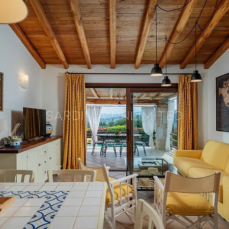 Flor De Lis Punta Molara